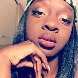 Meet your Posher, Antonece